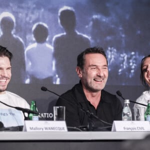 En salles de cinéma ce mercredi 16 octobre, "L'Amour ouf" a un casting somptueux avec comme protagonnistes François Civil et Adèle Exarchopoulos ...
François Civil, Gilles Lellouche et Adèle Exarchopoulos assistent à la conférence de presse de "L'Amour Ouf" lors de la 77e édition du Festival de Cannes au Palais des Festivals le 24 mai 2024 à Cannes, France. Photo par David Boyer/ABACAPRESS.COM