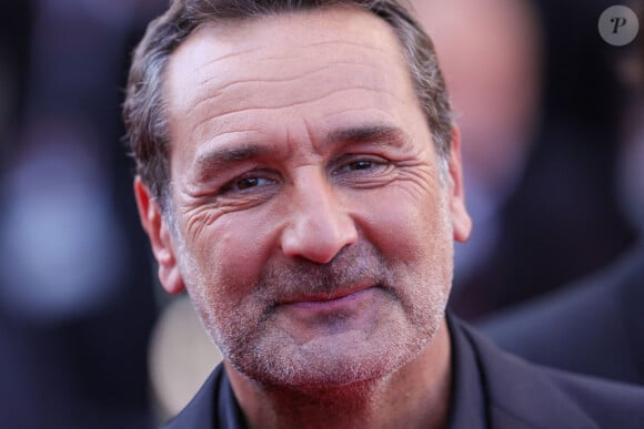 Gilles Lellouche assiste au tapis rouge de "L'Amour Ouf" lors de la 77e édition du Festival de Cannes au Palais des Festivals le 23 mai 2024 à Cannes, France. Photo par ShootPix/ABACAPRESS.COM