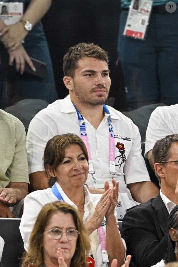 Anne Hidalgo et Antoine Dupont - Célébrités assistent aux épreuves de gymnastique lors des Jeux Olympiques de Paris 2024 (JO) au Palais omnisports Bercy Arena, à Paris, France, le 30 juillet 2024. © Jacovides-Perusseau/Bestimage