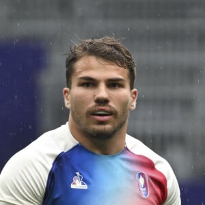 Pour son retour en Top 14, Antoine Dupont a réussi une performance de haut niveau avec 3 essais

Antoine Dupont - Demi Finale - Jeux Olympiques 2024 - au Stade de France le 27 juillet 2024.