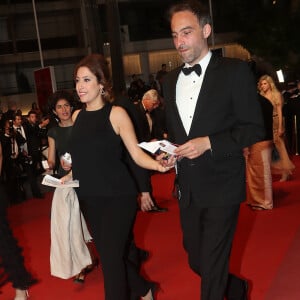 Léa Salamé et son compagnon Raphaël Glucksmann - Montée des marches du film "Le Redoutable" lors du 70ème Festival International du Film de Cannes. Le 21 mai 2017. © Borde-Jacovides-Moreau/Bestimage 