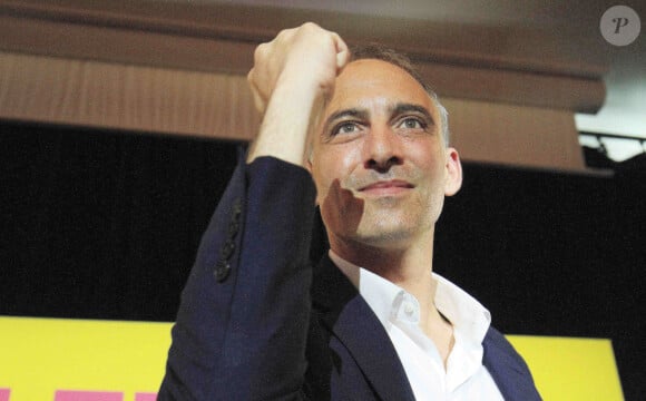 Raphaël Glucksmann lors de sa déclaration à l'issue des résultats du vote aux élections européennes à La Bellevilloise à Paris. Le 9 juin 2024 © Jonathan Rebboah / Panoramic / Bestimage 