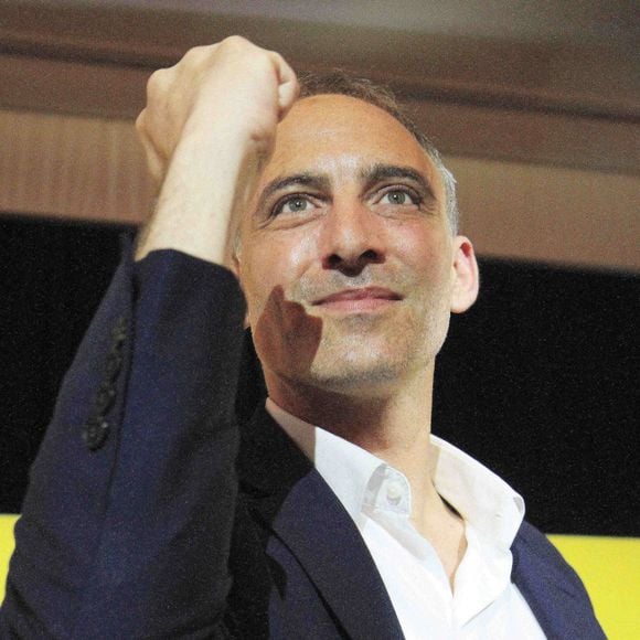 Raphaël Glucksmann lors de sa déclaration à l'issue des résultats du vote aux élections européennes à La Bellevilloise à Paris. Le 9 juin 2024 © Jonathan Rebboah / Panoramic / Bestimage 