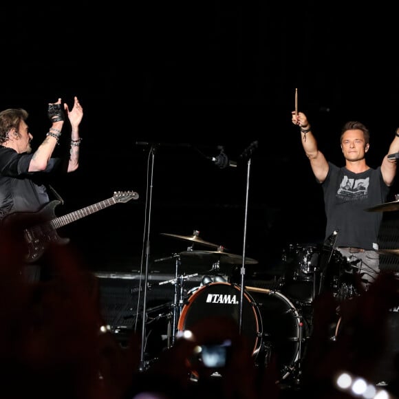 Exclusif - David Hallyday - Johnny Hallyday en duo pour son 2eme concert de la tournee "Born Rocker Tour" au POPB de Bercy a Paris. Le 15 juin 2013