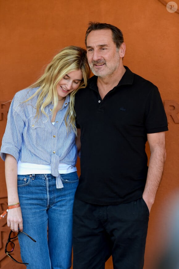 Alizée Guinochet et Gilles Lellouche assistent aux Internationaux de France 2024 à Roland Garros le 09 juin 2024 à Paris, France. Photo par ABACAPRESS.COM