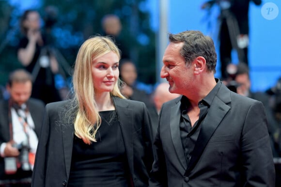 Gilles Lellouche et Alizee Guinochet assistent à la projection de L'Amour Ouf au 77e Festival de Cannes au Palais des Festivals le 23 mai 2024 à Cannes, France. Photo par Franck Castel/ABACAPRESS.COM