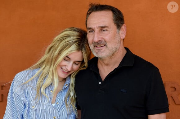 Alizée Guinochet et Gilles Lellouche assistent aux Internationaux de France 2024 à Roland Garros le 09 juin 2024 à Paris, France. Photo par ABACAPRESS.COM