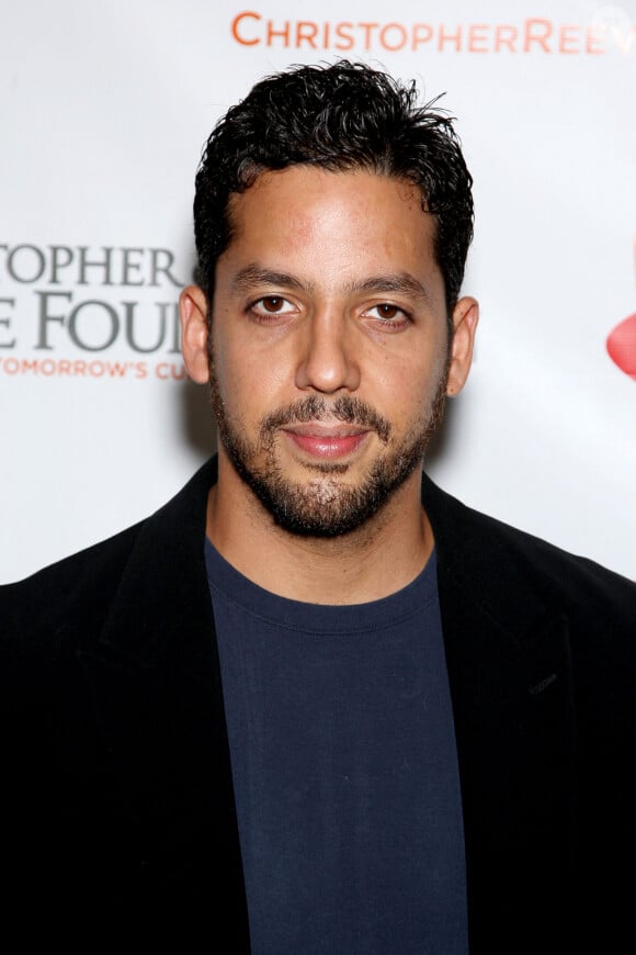 David Blaine assiste au 18e gala annuel A Magical Evening Gala Hosted by The Christopher and Dana Reeve Foundation à New York City, NY, USA le 10 novembre 2008. Les bénéfices de ce gala iront à la Fondation Christopher et Dana Reeve, qui se consacre à la guérison des lésions de la moelle épinière en finançant des recherches innovantes et en améliorant la qualité de vie des personnes atteintes de paralysie grâce à des subventions, à des informations et à des actions de plaidoyer. Photo par Marion Curtis/Startraks/ABACAPRESS.COM