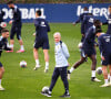 La famille des Bleus s'agrandit !
Didier Deschamps lors d'un entraînement de l'équipe de France de football à Clairefontaine-en-Yvelines. Photo d'Anthony Bibard/FEP/Icon Sport/ABACAPRESS.COM