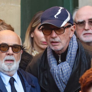 Thierry Lhermitte, Gérard Jugnot - Sortie des Obsèques de Michel Blanc en l'église Saint-Eustache à Paris, le 10 octobre 2024. © Moreau / Jacovides / Bestimage 