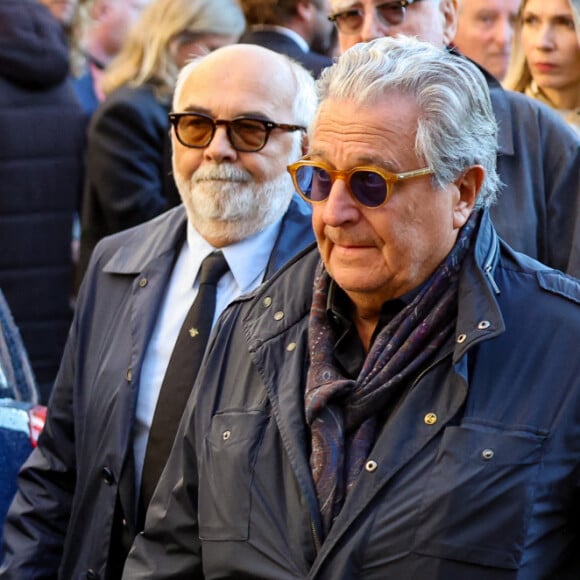 Thierry Lhermitte, Gérard Jugnot, Christian Clavier - Sortie des Obsèques de Michel Blanc en l'église Saint-Eustache à Paris, le 10 octobre 2024. © Moreau / Jacovides / Bestimage