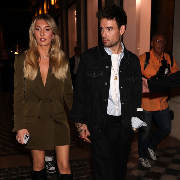 Liam Payne et Kate Cassidy quittent leur hôtel pendant la semaine de la mode à Paris, Paris, France, le 2 octobre 2023.