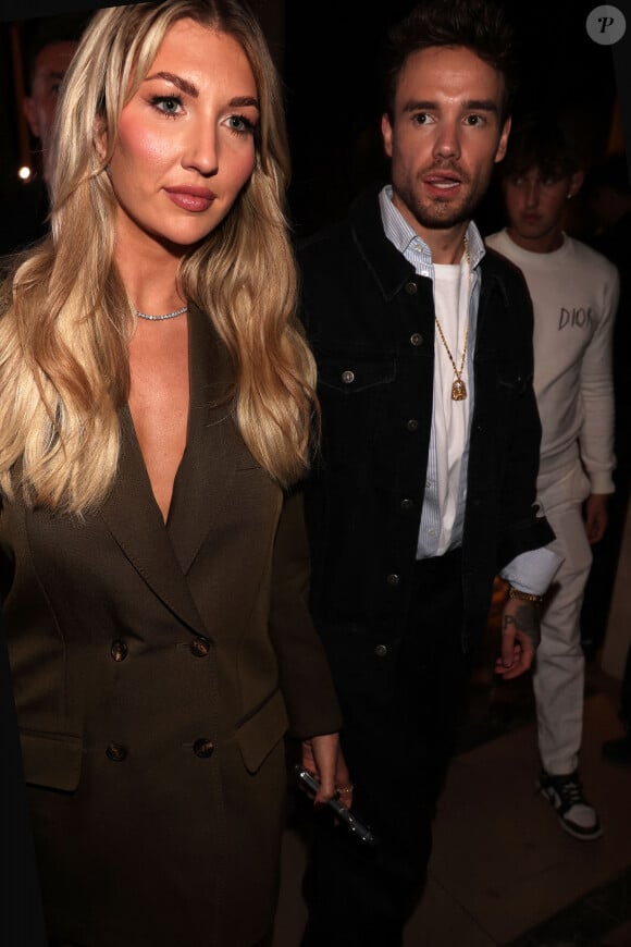 Liam Payne et Kate Cassidy quittent leur hôtel pendant la semaine de la mode à Paris, Paris, France, le 2 octobre 2023. Photo by MCvitanovic/Splash News/ABACAPRESS.COM