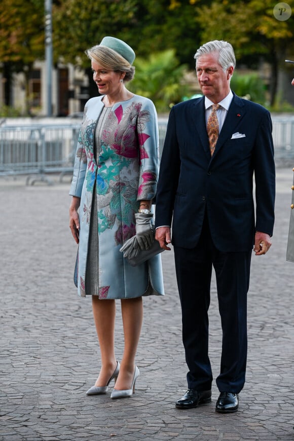 Avec l'Hexagone, les intéressés ont, indéniablement un lien très fort...
Le roi Philippe de Belgique et la reine Mathilde assistent à une cérémonie militaire lors de leur visite à Lille le 16 octobre 2024. © Frédéric Andrieu / Bestimage