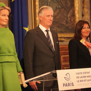 Le roi Philippe et la reine Mathilde de Belgique reçus par Anne Hidalgo, maire de Paris, lors de la visite du couple royal en France, le 15 octobre 2024. © Jonathan Rebboah / Panoramic / Bestimage 