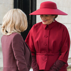 La reine Mathilde de Belgique, Brigitte Macron lors d'une cérémonie à l'Arc de Triomphe à Paris le 14 octobre 2024. © Frédéric Andrieu / Bestimage 