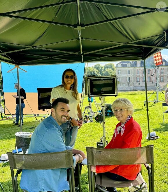 Une saison qui a été tournée au château d'Ormesson
Mercotte et Cyril Lignac au château d'Ormesson pour la saison 13 du "Meilleur Pâtissier"