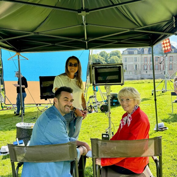 Une saison qui a été tournée au château d'Ormesson
Mercotte et Cyril Lignac au château d'Ormesson pour la saison 13 du "Meilleur Pâtissier"