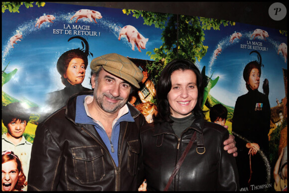 Antoine Duléry et sa femme Pascale lors de l'avant-première de Nanny McPhee à Paris le 28 mars 2010
