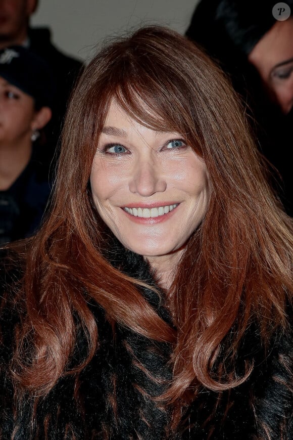 Carla Bruni - Sarkozy - People au défilé haute couture Zuhair Murad au palais de Tokyo à Paris, France, le 24 janvier 2024. © Christophe Clovis / Bestimage 