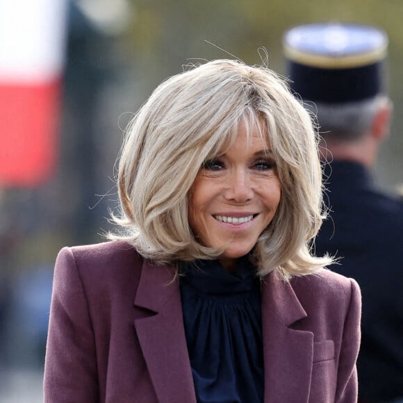 L'épouse du président français, Brigitte Macron, assiste à une cérémonie sur la tombe du Soldat inconnu lors d'une cérémonie à l'Arc de Triomphe à Paris, le 14 octobre 2024. Philippe, roi des Belges, et son épouse la reine Mathilde sont en visite d'État en France à l'invitation du président Emmanuel Macron, pour célébrer les liens culturels franco-belges et la communauté de vues sur les questions européennes. Photo par Stephane Lemouton/Pool/ABACAPRESS.COM