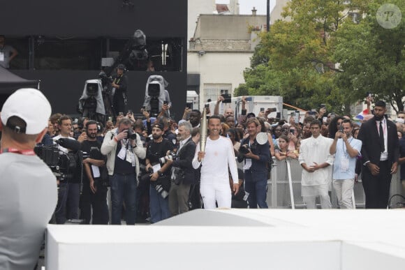 Mohamed Bouhafsi lors du dernier relais de La Flamme Olympiques avant la cérémonie d'ouverture des Jeux Olympiques (JO) de Paris 2024 à Saint-Denis, Seine Saint-Denis, France, le 26 juillet 2024. © Melloul-Tribeca/Bestimage  Celebs during the final relay of the Olympic Flame before the opening ceremony of the Paris 2024 Olympic Games (OG) in Saint-Denis, Seine Saint-Denis, France, on July 26, 2024. © Melloul-Tribeca/Bestimage 