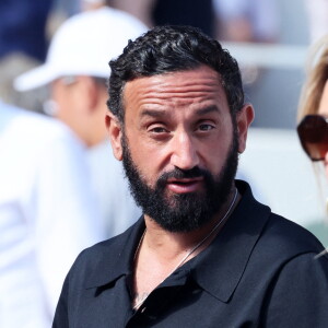 Cyril Hanouna - Célébrités dans les tribunes de la finale homme des Internationaux de France de tennis de Roland Garros 2024 à Paris le 9 juin 2024. © Jacovides-Moreau/Bestimage 