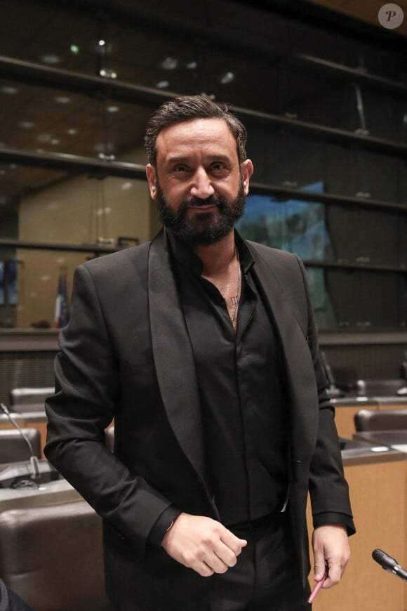 Cyril Hanouna - Le producteur de télévision français L.Stan et l'animateur de télévision français C.Hanouna lors d'une séance devant la commission d'enquête parlementaire sur l'attribution des fréquences TV, à l'Assemblée nationale à Paris le le 14 mars 2024. © Stéphane Lemouton / Bestimage