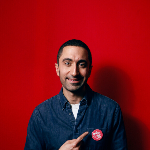 Exclusif - Jimmy Mohamed - Backstage - Enregistrement de l'émission "Tout le monde chante contre le cancer" au Cirque Phénix à Paris, présentée par J.Anthony et E.Gossuin et diffusée le 4 janvier sur W9 © Christophe Clovis / Bestimage