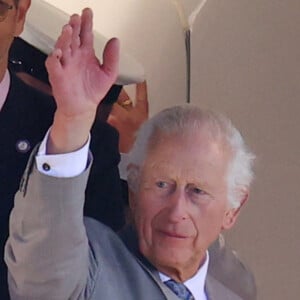 Le roi Charles III d'Angleterre et Camilla Parker Bowles, reine consort d'Angleterre, arrivent en bateau à l'opéra de Sydney lors de leur visite officielle en Autsralie et aux îles Samoa. Sydney, le 22 octobre 2024.