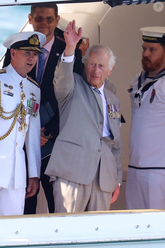 Le roi Charles III d'Angleterre et Camilla Parker Bowles, reine consort d'Angleterre, arrivent en bateau à l'opéra de Sydney lors de leur visite officielle en Autsralie et aux îles Samoa. Sydney, le 22 octobre 2024.