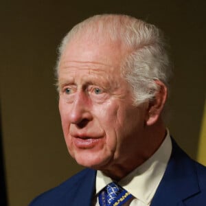 Le Roi Charles III participe à son premier voyage officiel depuis l'annonce de son cancer. 
Le roi Charles III d'Angleterre et Camilla Parker Bowles, reine consort d'Angleterre, visitent le Mémorial australien de la guerre à Canberra (Australie).