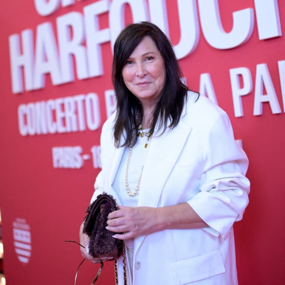 Pas du tout médiatisée, Lola suit un parcours très différent de celui de ses parents.
Evelyne Thomas au photocall du "concerto pour la paix" de Omar Harfouch au Théâtre des Champs-Elysées à Paris le 18 septembre 2024. © Rachid Bellak / Bestimage