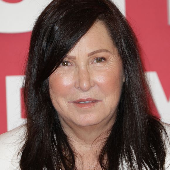 Évelyne Thomas au photocall du "concerto pour la paix" de Omar Harfouch au Théâtre des Champs-Elysées à Paris le 18 septembre 2024. © Coadic Guirec / Bestimage