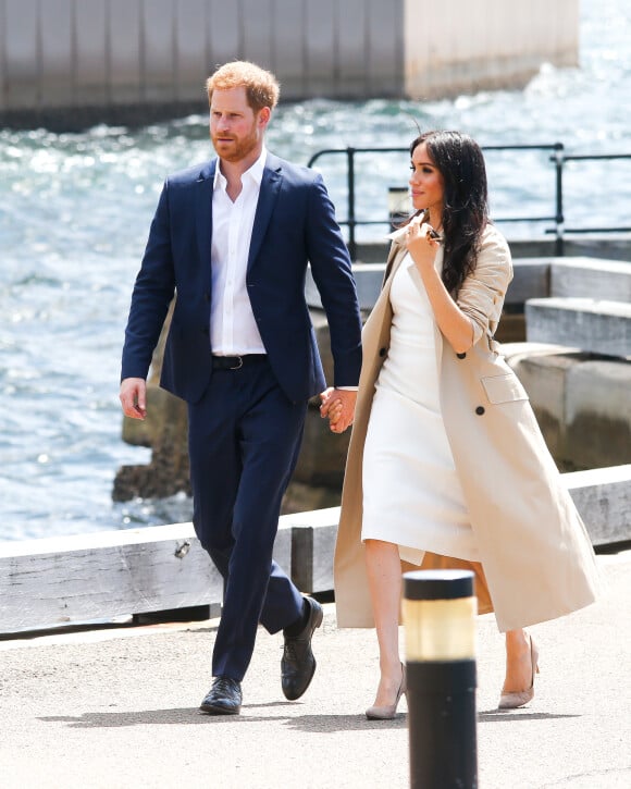 Le prince Harry, duc de Sussex et sa femme Meghan Markle, duchesse de Sussex (enceinte) arrivent à l'opéra de Sydney le premier jour de leur première tournée officielle en Australie, le 16 octobre 2018. 