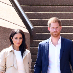 Le prince Harry, duc de Sussex et sa femme Meghan Markle, duchesse de Sussex (enceinte) arrivent à l'opéra de Sydney le premier jour de leur première tournée officielle en Australie, le 16 octobre 2018. 