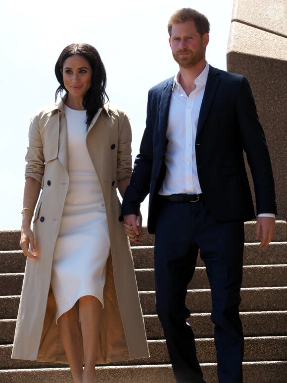 Le prince Harry, duc de Sussex et sa femme Meghan Markle, duchesse de Sussex (enceinte) arrivent à l'opéra de Sydney le premier jour de leur première tournée officielle en Australie, le 16 octobre 2018. Lorsque Kensington Palace a officialisé la grossesse de Meghan Markle, la duchesse de Sussex et son époux le prince Harry venaient à peine d'arriver à Sydney. 