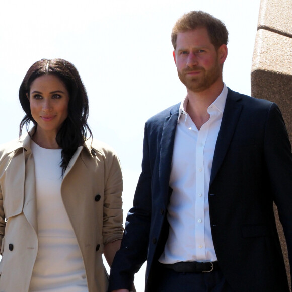 Le prince Harry, duc de Sussex et sa femme Meghan Markle, duchesse de Sussex (enceinte) arrivent à l'opéra de Sydney le premier jour de leur première tournée officielle en Australie, le 16 octobre 2018. Lorsque Kensington Palace a officialisé la grossesse de Meghan Markle, la duchesse de Sussex et son époux le prince Harry venaient à peine d'arriver à Sydney. 