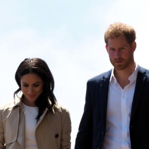 Le prince Harry, duc de Sussex et sa femme Meghan Markle, duchesse de Sussex (enceinte) arrivent à l'opéra de Sydney le premier jour de leur première tournée officielle en Australie, le 16 octobre 2018. Lorsque Kensington Palace a officialisé la grossesse de Meghan Markle, la duchesse de Sussex et son époux le prince Harry venaient à peine d'arriver à Sydney. 