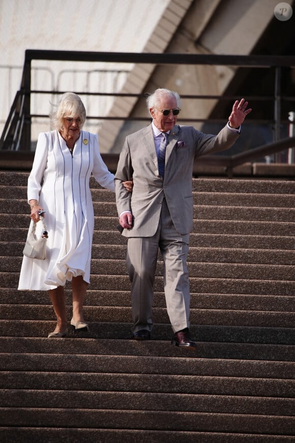 Charles III et Camilla descendent les escaliers de l'opéra de Sydney à l'occasion de son 50e anniversaire. Le 22 octobre 2024 à Sydney, Australie Photo by Aaron Chown/PA Wire/ABACAPRESS.COM