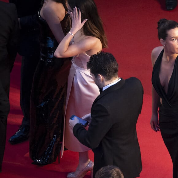 François Civil, Adèle Exarchopoulos, Jean-Pascal Zadi - Descente des marches du film " L'amour ouf " lors du 77ème Festival International du Film de Cannes, au Palais des Festivals à Cannes. Le 23 mai 2024 © Olivier Borde / Pool / Bestimage 