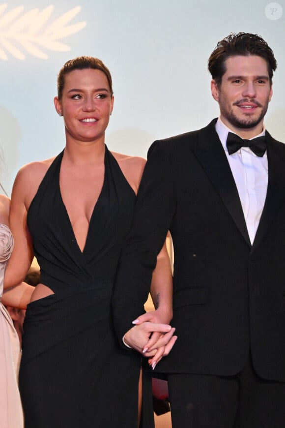 Adèle Exarchopoulos, François Civil - Descente des marches du film " L'amour ouf " lors du 77ème Festival International du Film de Cannes, au Palais des Festivals à Cannes. Le 23 mai 2024 © Bruno Bebert / Bestimage 