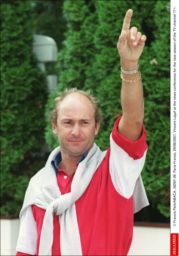 Francis Petit/ABACA. 28267-39. Paris-France, 29/08/2001. Vincent Lagaf à la conférence de presse de la nouvelle saison de la chaîne de télévision TF1.