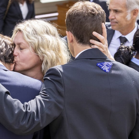 Giacomo Belmondo, Luana Belmondo et Victor Belmondo - Sorties - Obsèques de Jean-Paul Belmondo en l'église Saint-Germain-des-Prés, à Paris le 10 septembre 2021. © Cyril Moreau / Bestimage 