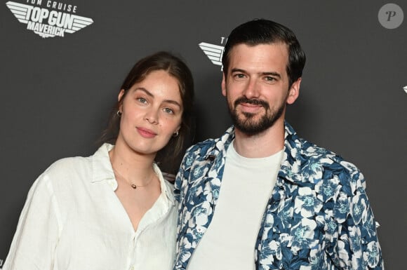 Pour l'occasion, le couple lui a fait la surprise de l'emmener au Carrousel du Louvre pour s'adonner à plusieurs activités festives.
Marie-Ange Casta et son mari Marc-Antoine Le Bret - Avant-première du film "Top Gun Maverick" à l'UGC Normandie à Paris le 19 mai 2022. © Coadic Guirec/Bestimage