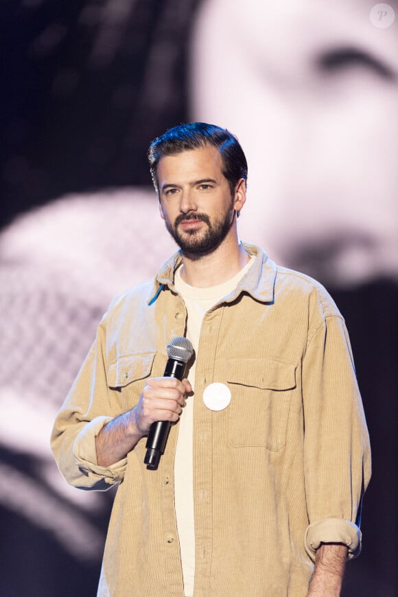 "Girl's dad", a-t-elle commenté, faisant référence à son mari, le seul homme de la maison.
Exclusif - Marc-Antoine Le Bret - Enregistrement de l'émission "Tout le monde chante contre le cancer" au Cirque Phénix à Paris, présentée par J.Anthony et E.Gossuin et diffusée le 4 janvier sur W9 © C.Clovis-P.Perusseau / Bestimage