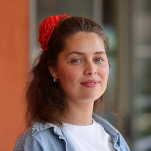 L'une d'entre elles consistait notamment à plonger dans une énorme piscine à boules roses comme en témoigne la publication Instagram de Marie-Ange Casta en guise de résumé de cette belle journée.
Marie-Ange Casta au village lors des Internationaux de France de tennis de Roland Garros 2023, à Paris, France, le 8 juin 2023. © Jacovides-Moreau/Bestimage