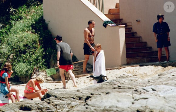 Archives - Les premières photos de Dodi Al-Fayed et de la princesse Diana, lors de leurs vacances à St-Tropez. 