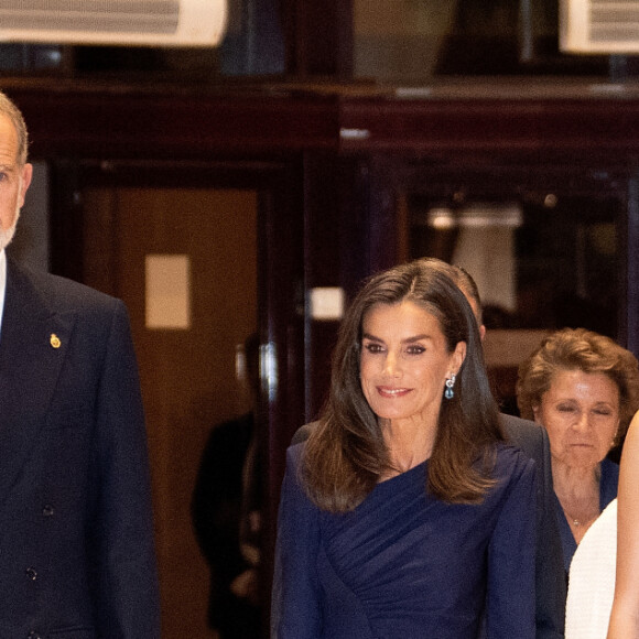 L'infante Leonor, le roi Felipe VI, la reine Letizia et la princesse Sofia - La famille royale d'Espagne lors du traditionnel concert de la veille de la remise des prix "Princesse des Asturies" à l'auditorium Prince Felipe à Oviedo. Le 24 octobre 2024