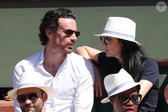 Marie Drucker et Mathias Vicherat - Personnalités dans les tribunes lors des internationaux de France de Roland Garros à Paris. Le 10 juin 2017. © Jacovides - Moreau / Bestimage